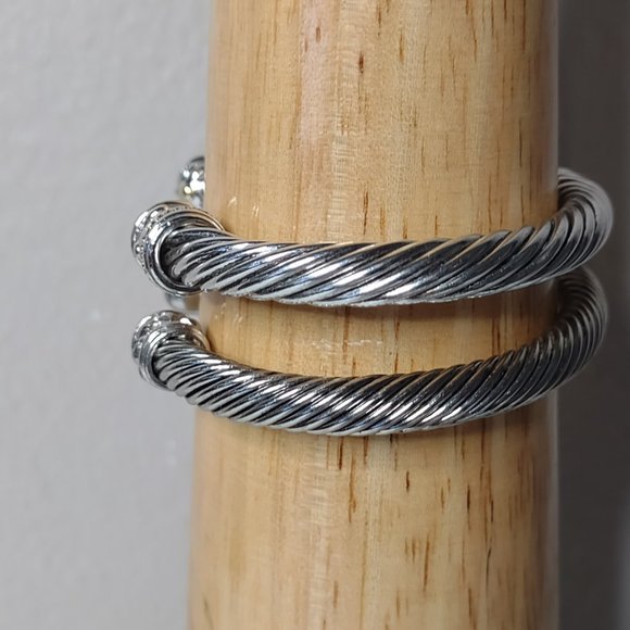 Lot Of 2 Silver Tone Metal Bracelets - Picture 13 of 13